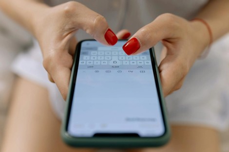 horny adult texting