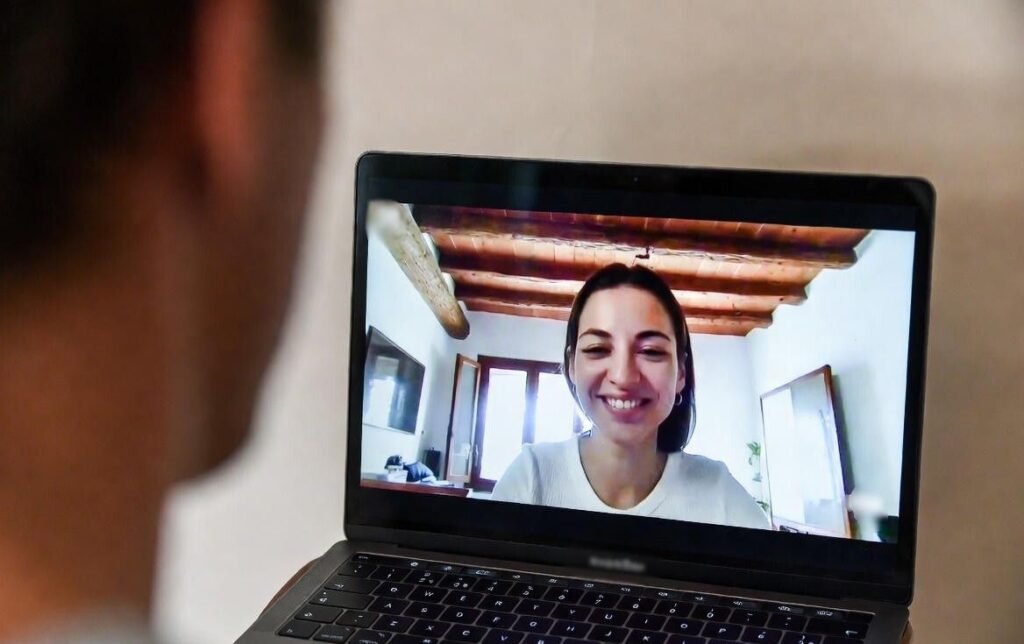 video chat with Italian woman